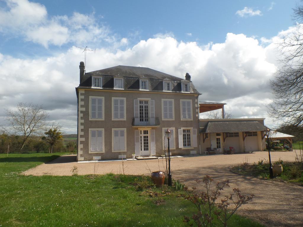 La Maison De Ma Tante Panzió Pougues-les-Eaux Kültér fotó