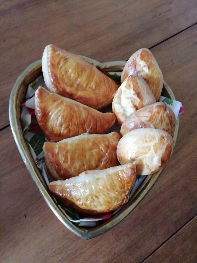 La Maison De Ma Tante Panzió Pougues-les-Eaux Kültér fotó